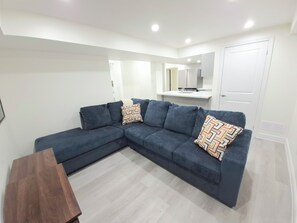 TV - Niagara Cozzy Suite (Thorold)