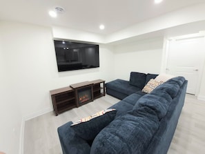 TV - Niagara Cozzy Suite (Thorold)