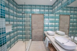 Bathroom - Bahia Mar Beach House (Vilanculos)