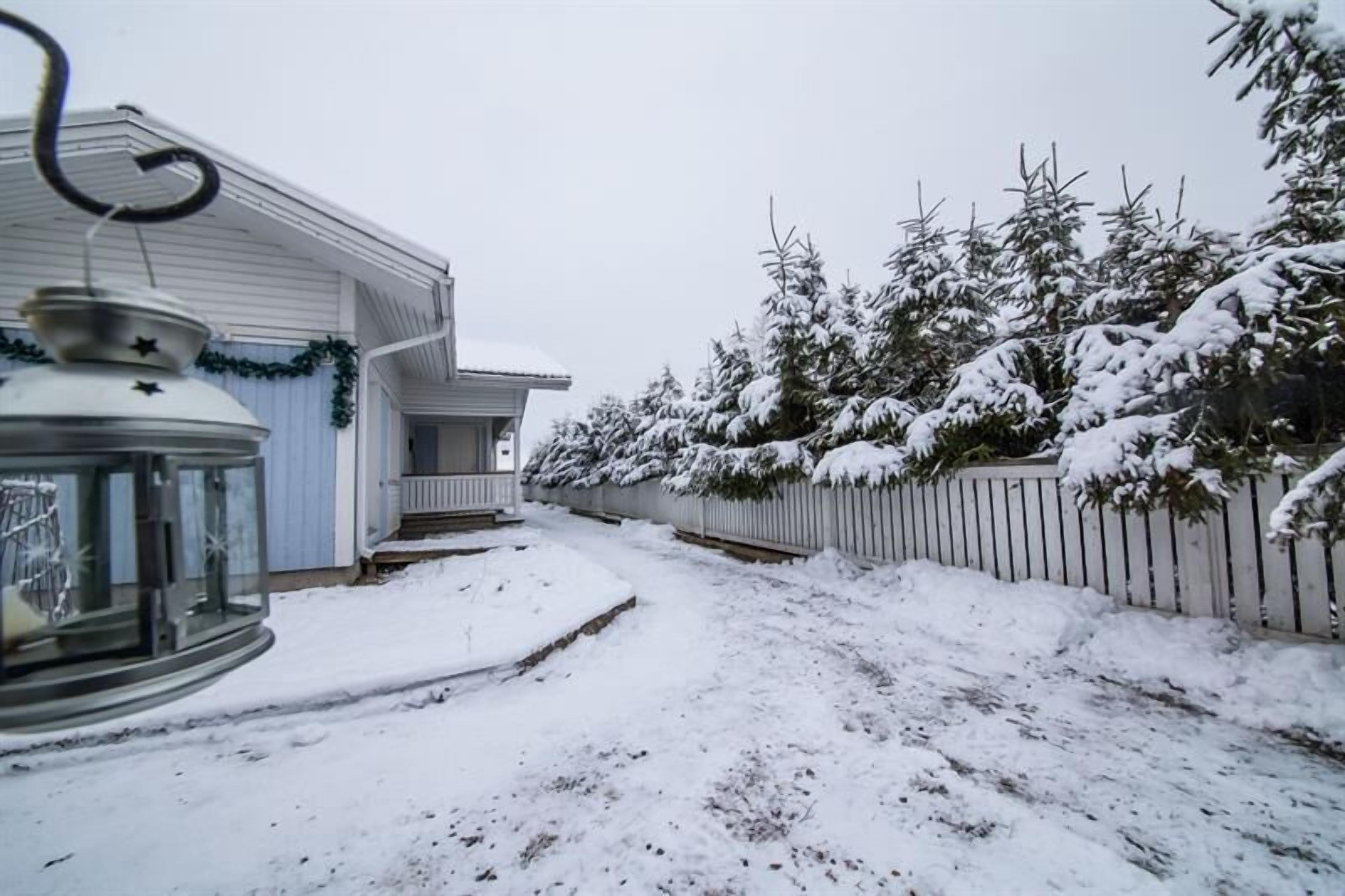 المنطقة المحيطة بالمنشأة