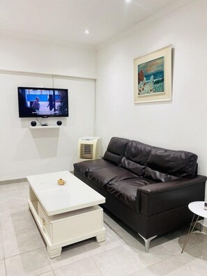 Living area - Airport Diamond Guest House (Kempton Park)