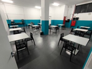 コンフォート ダブルルーム (1 名様利用) シティビュー | レストラン