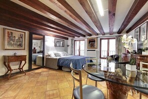 Room - Rialto Canal View (Venice)