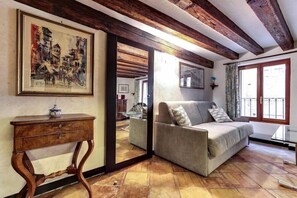 Living area - Rialto Canal View (Venice)