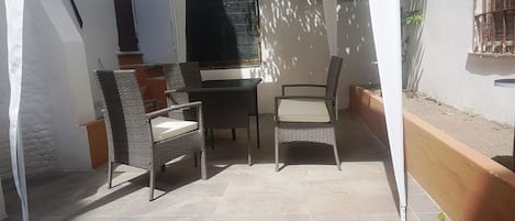 Khu ẩm thực ngoài trời