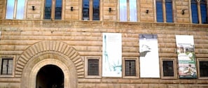 Point of interest - Tiny Ponte Vecchio (Florence)