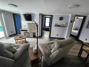 2 chambres, fer et planche à repasser, accès à Internet, literie fournie