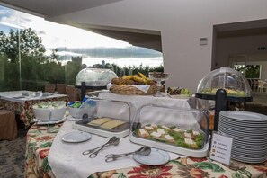 Khu ẩm thực ngoài trời