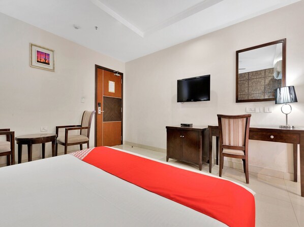 Room - OYO 12384 Hotel Serene Majestic (Hyderabad)