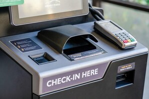 Miscellaneous - H Inn (Taichung)