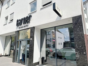 Exterior detail - Hotel Bruy (Stuttgart)