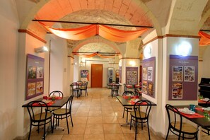 Dining - Hostel Marina (Cagliari)
