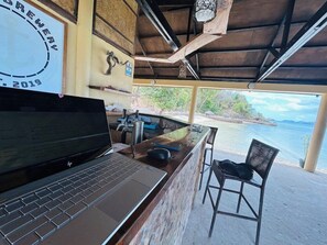 Bar (on property) - Chindonan Dive Resort (Coron)