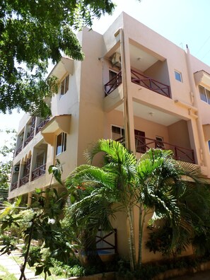 Exterior - Pine Breeze Holiday Resort (Mombasa)