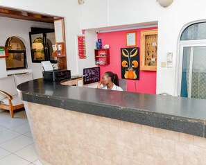 Lobby - Pine Breeze Holiday Resort (Mombasa)