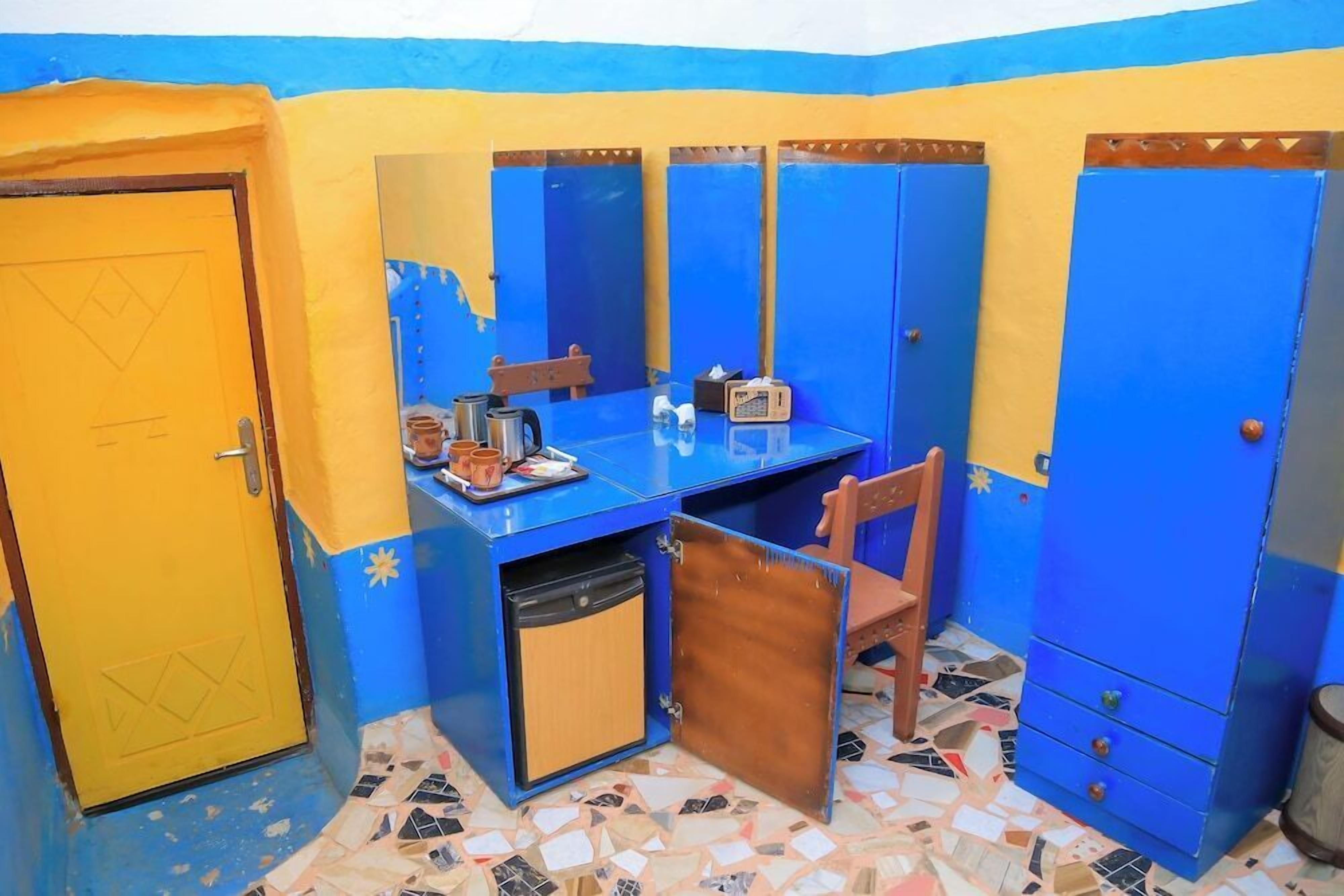 المنشأة من الداخل