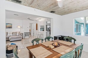 Dining - Tree House on 20th | Quick Walk to the Beach (Indian Rocks Beach)