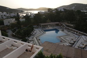 Outdoor pool - Armadoros Hotel / Ios Backpackers (Ios)