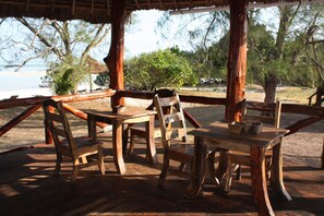 Outdoor dining - Pemba Lodge (Pemba Island)