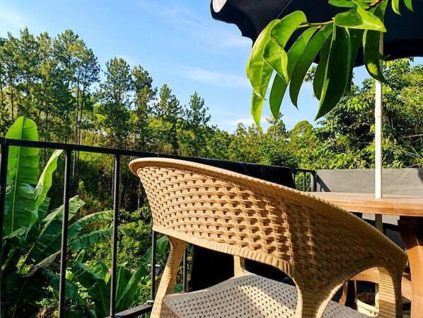 Outdoor dining - Silver Dome (Ella)