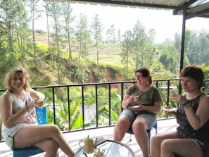 Outdoor dining - Silver Dome (Ella)