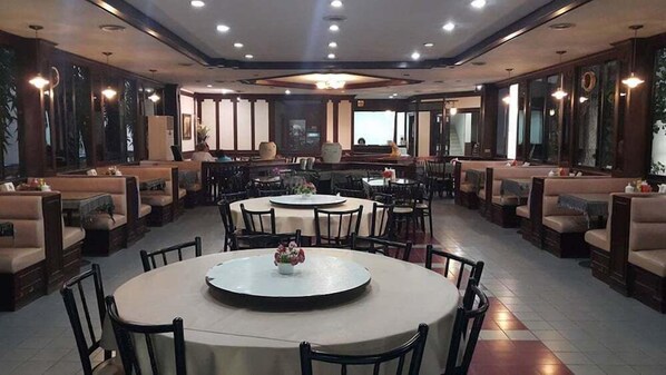 Dining - Phuphaya Hotel (Nakhon Ratchasima)
