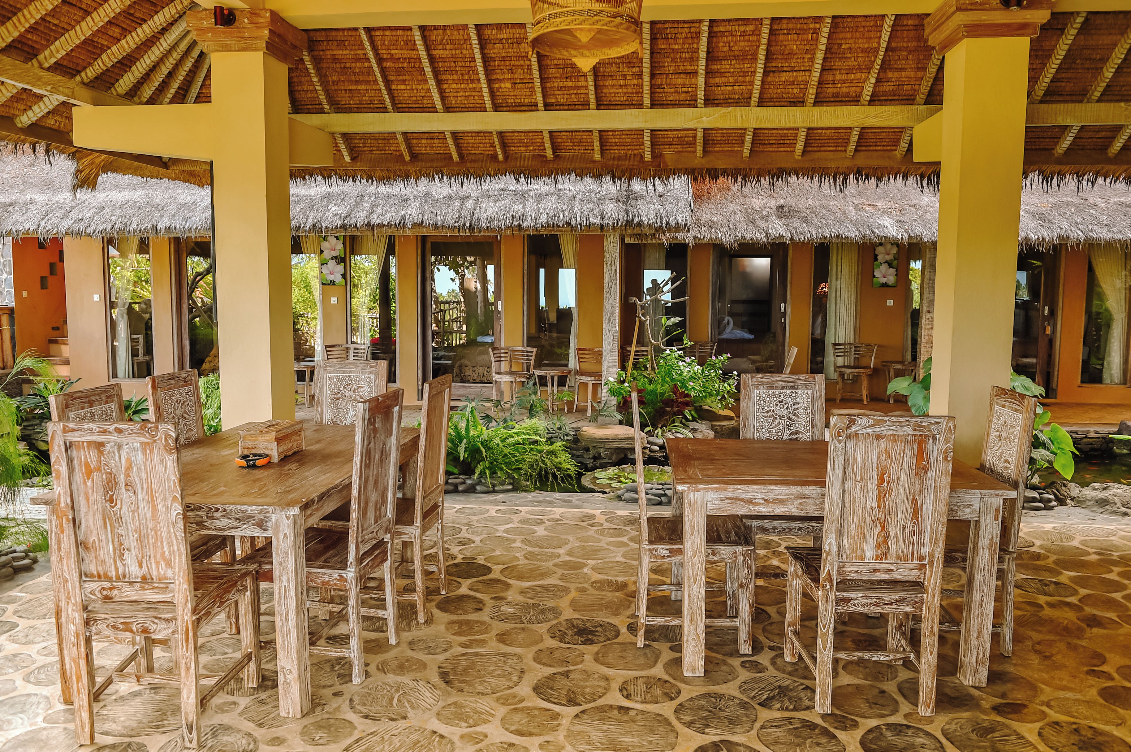 Tempat makan outdoor