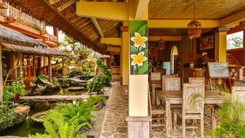 Tempat makan outdoor