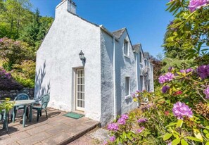 Outdoor dining - Loch Ness Lodge B&B (Inverness)