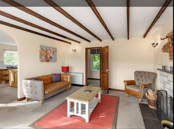 Living area - Loch Ness Lodge B&B (Inverness)