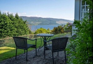 Outdoor dining - Loch Ness Lodge B&B (Inverness)
