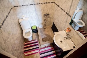 Bathroom - Porcelana Albergaria (São Tomé)