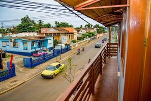 Property grounds - Porcelana Albergaria (São Tomé)