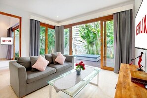 Living area - The Jimbaran Villa by Ini Vie Hospitality (Jimbaran)