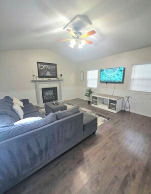 Smart-TV, videospill og stereoanlegg