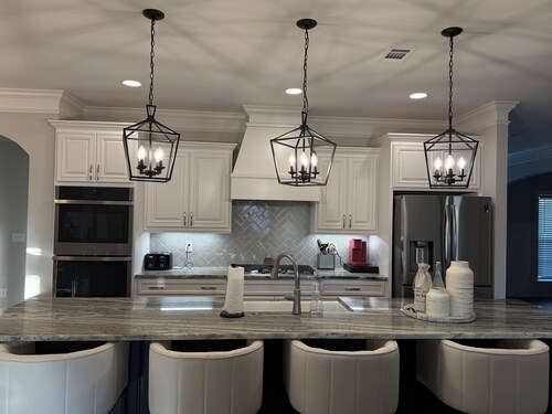 Spacious 4Bd/4bath Home with Media Room-Great for Master’s Week!