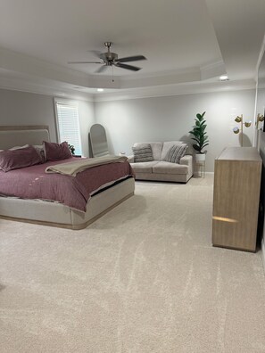 Silitysrauta/-lauta, Wi-Fi, vuodevaatteet