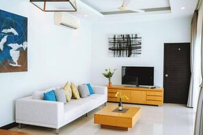 Living area - Layan Tara (Thep Krasattri)