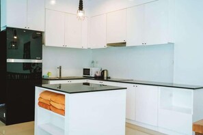 Private kitchen - Layan Tara (Thep Krasattri)