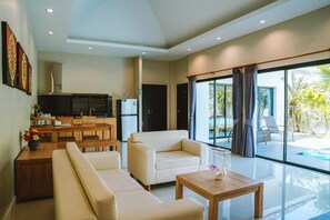 Living area - Layantara Resort (Thep Krasattri)