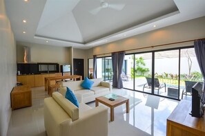 Living area - Layan Tara (Thep Krasattri)