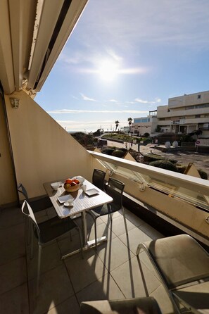 Outdoor dining - RIFLESSO - Héliopolis D 70 - Luxe - 2 people (AGDE)