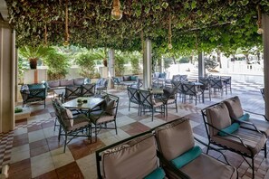 Terrace/patio - Mediteran Wellness & Spa, Congress Center (Bečići)