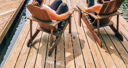 Lakefront Event Venue: Wedding -Reunions -Retreats