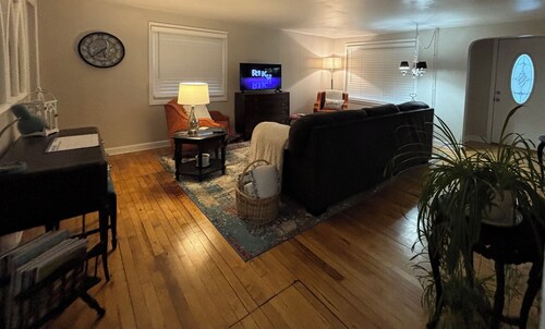  Villa Mia of Iron Mountain. A Cozy Home in the Historic North Side.