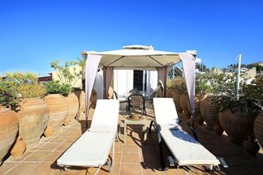 Outdoor dining - Villa Kamilari (Faistos)