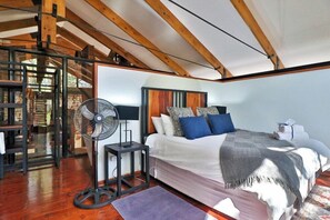 Room - Valley Of The Rainbow (Dullstroom)