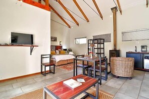 Room - Valley Of The Rainbow (Dullstroom)