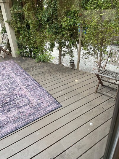 2 Bedroom house near LAX with driveway parking and backyard