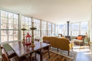 Interior - Mountain View Retreat - Private home with stunning Grandfather Mtn views (Banner Elk)